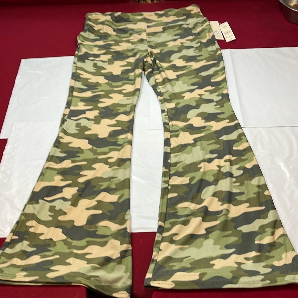No boundaries 2XL CAMO KNIT pants NEW green tan flared leg pull on camouflage 2X